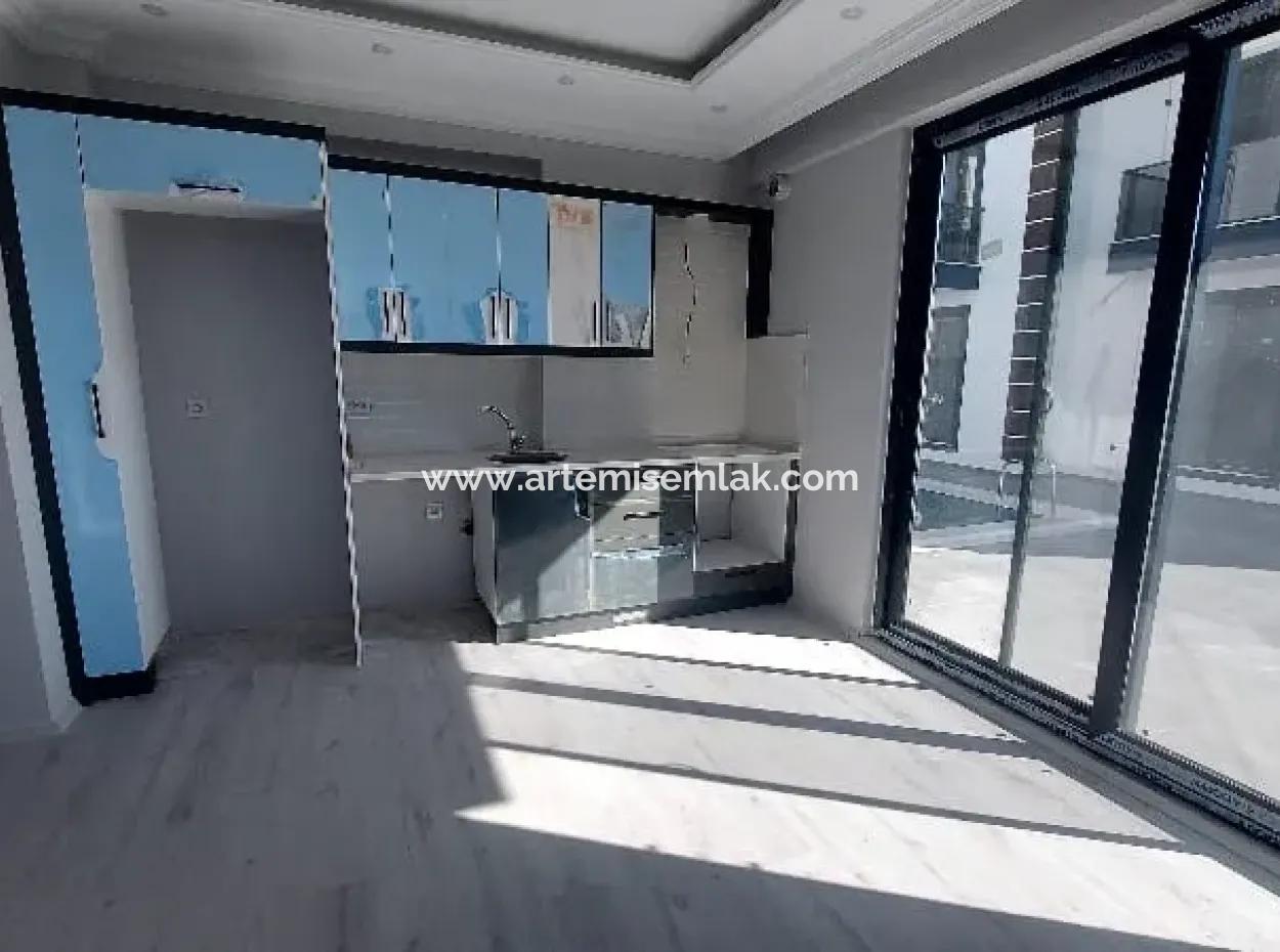 Dalaman Merkezde Havuzlu Sitede Kiralık 1+1 Dire.