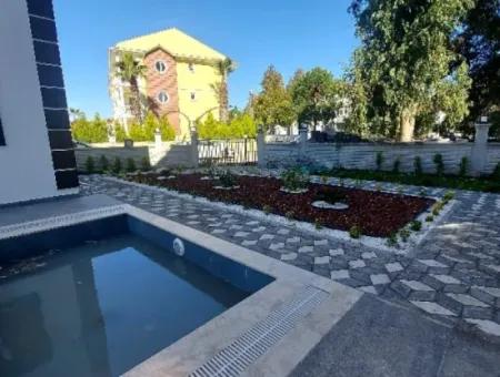 Dalaman Merkezde Havuzlu Sitede Kiralık 1+1 Dire.